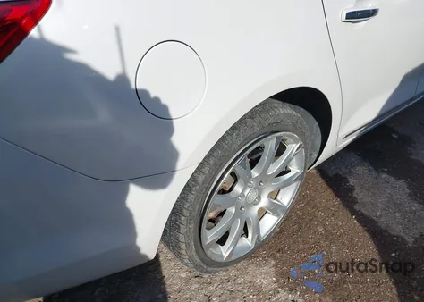 2015 Buick Lacrosse Premium I из США, поврежденный, VIN 1G4GD5G3XFF337826